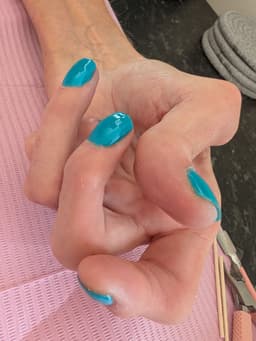 Gel polish on bent double hands