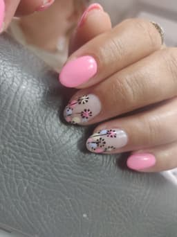 Strengthened gel with bronze nail art